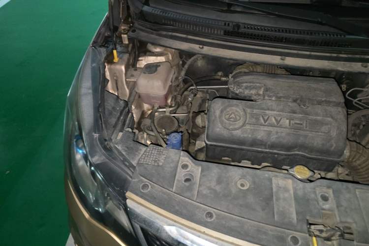 Used CHANGAN KAICHENG Oushang A600 2017 1.5L Manual Luxury Model Engine Bay Right