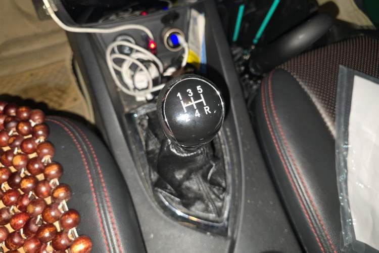 Used CHANGAN KAICHENG Oushang A600 2017 1.5L Manual Luxury Model Gear Lever