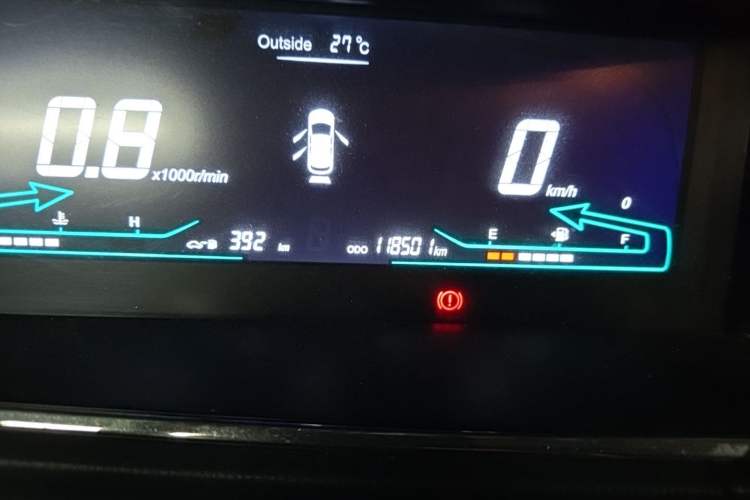 Used CHANGAN KAICHENG Oushang A600 2017 1.5L Manual Luxury Model Odometer Close Up