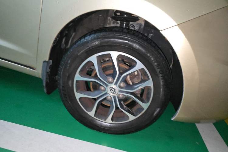 Used CHANGAN KAICHENG Oushang A600 2017 1.5L Manual Luxury Model Right Front Wheel Hub