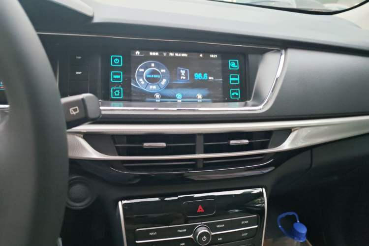 Used CHANGAN KAICHENG Oushang A600 2018 1.5L Manual Luxury Model Audio And AC Panel