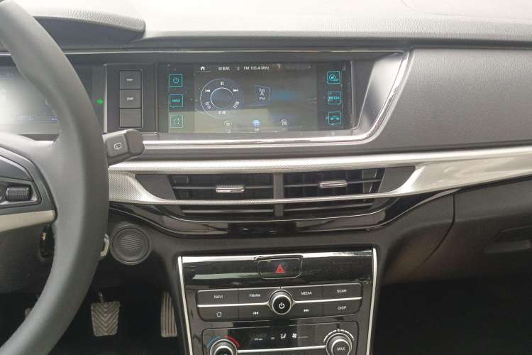 Used CHANGAN KAICHENG Oushang A600 2018 1.5L Manual Luxury Model Audio And AC Panel