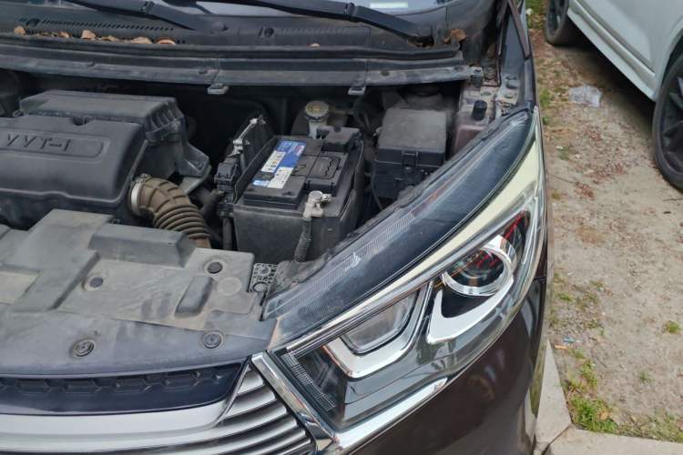 Used CHANGAN KAICHENG Oushang A600 2018 1.5L Manual Luxury Model Engine Bay Left