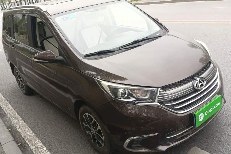 Used CHANGAN KAICHENG Oushang A600 2018 1.5L Manual Luxury Model Front Right 45 Deg