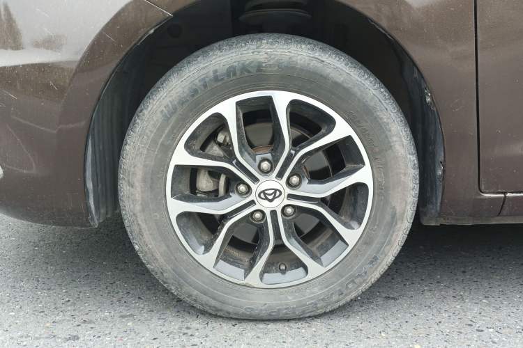 Used CHANGAN KAICHENG Oushang A600 2018 1.5L Manual Luxury Model Left Front Wheel Hub