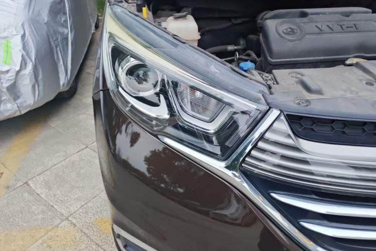 Used CHANGAN KAICHENG Oushang A600 2018 1.5L Manual Luxury Model Right Front Headlight
