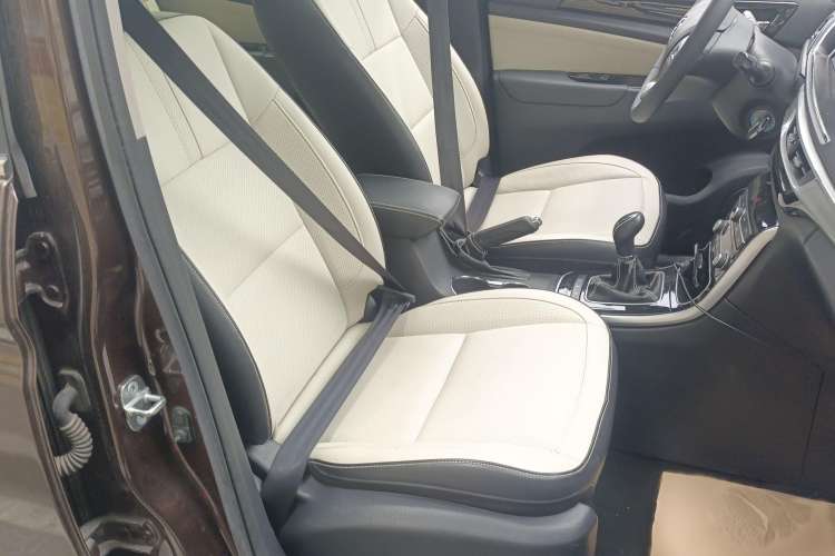 Used CHANGAN KAICHENG Oushang A600 2018 1.5L Manual Luxury Model Right Front Seat