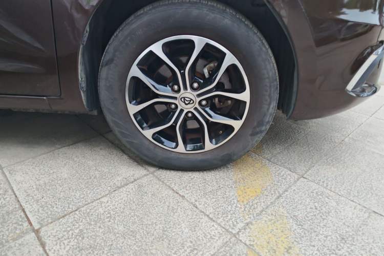 Used CHANGAN KAICHENG Oushang A600 2018 1.5L Manual Luxury Model Right Front Wheel Hub