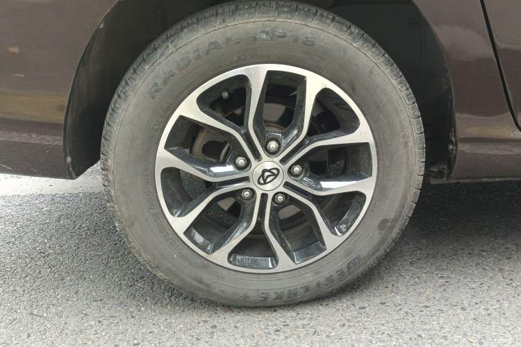 Used CHANGAN KAICHENG Oushang A600 2018 1.5L Manual Luxury Model Right Rear Wheel Hub