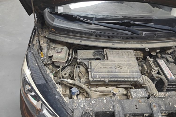 Used CHANGAN KAICHENG Oushang A600 2018 1.6L Automatic Luxury Model Engine Bay Right