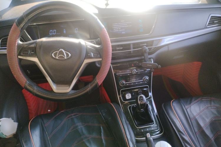 Used CHANGAN KAICHENG Oushang A600 2018 1.5L Manual Luxury Model Center Console