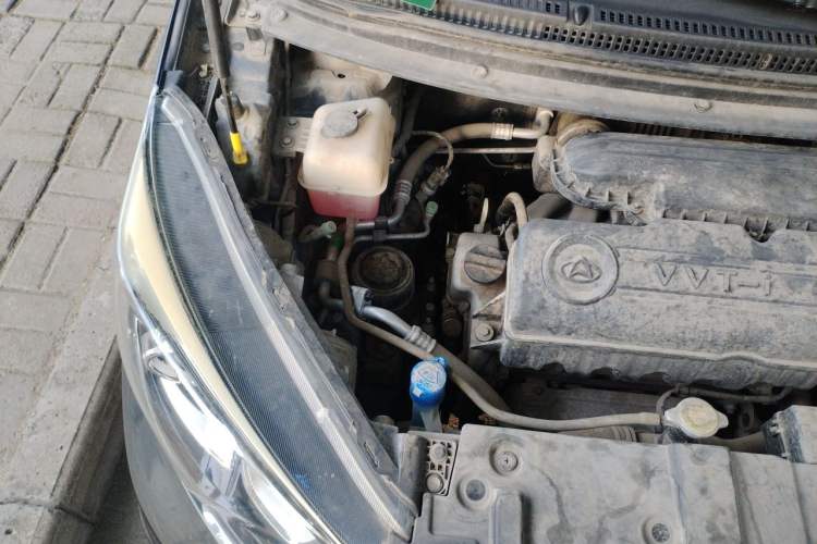Used CHANGAN KAICHENG Oushang A600 2018 1.5L Manual Luxury Model Engine Bay Right