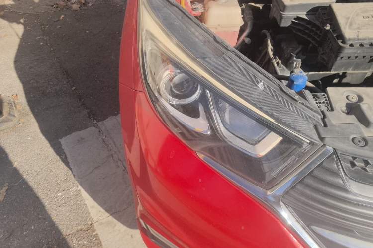 Used CHANGAN KAICHENG Oushang A600 2018 1.6L Automatic Elite Model Right Front Headlight