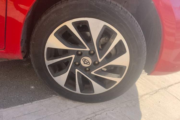 Used CHANGAN KAICHENG Oushang A600 2018 1.6L Automatic Elite Model Right Front Wheel Hub