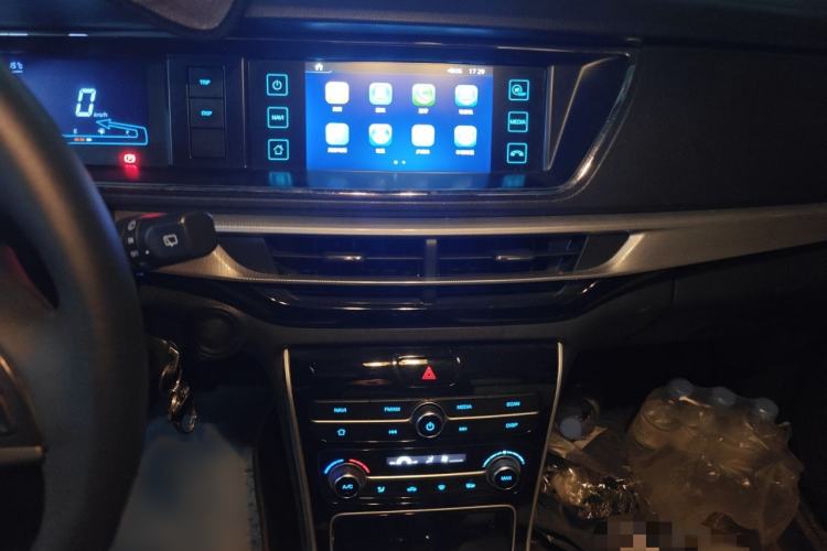Used CHANGAN KAICHENG Oushang A600 2018 1.5L Manual Luxury Model Audio And AC Panel