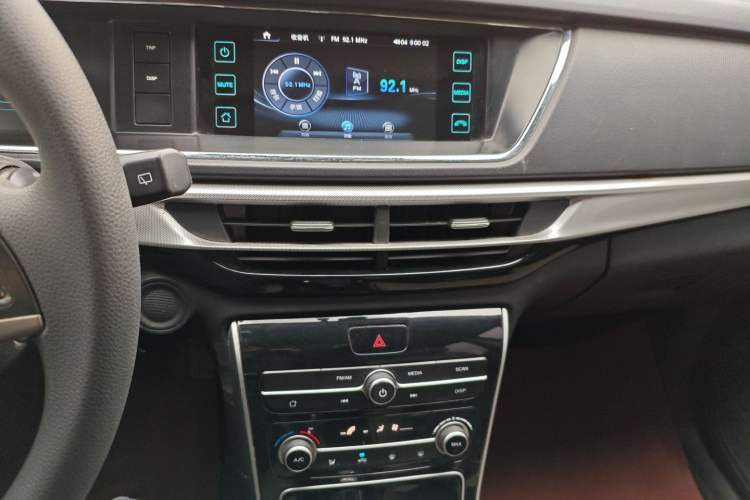 Used CHANGAN KAICHENG Oushang A600 2018 1.5L Manual Elite Version Audio And AC Panel