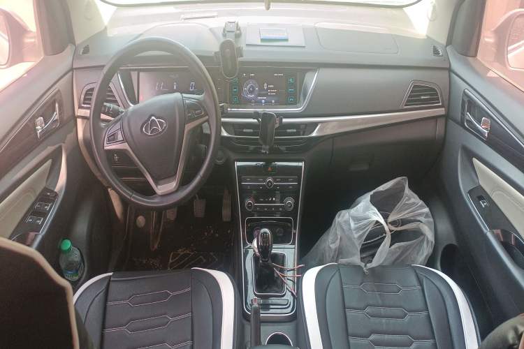 Used CHANGAN KAICHENG Oushang A600 2018 1.5L Manual Luxury Model Center Console