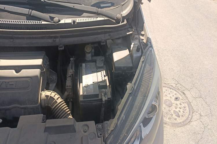 Used CHANGAN KAICHENG Oushang A600 2018 1.5L Manual Luxury Model Engine Bay Left
