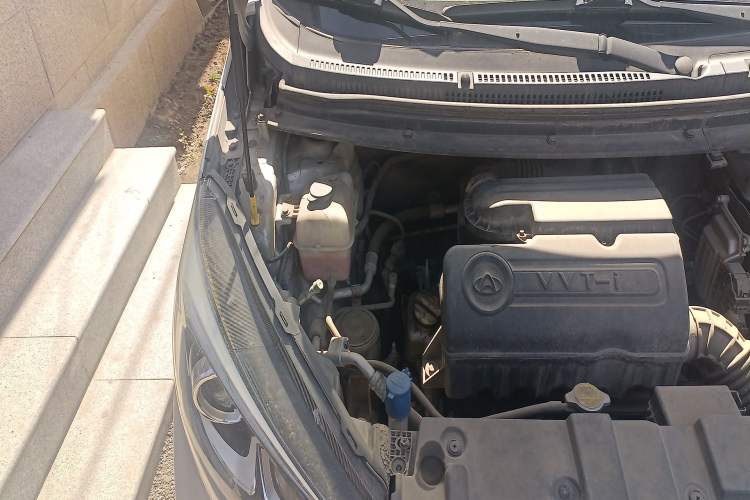 Used CHANGAN KAICHENG Oushang A600 2018 1.5L Manual Luxury Model Engine Bay Right