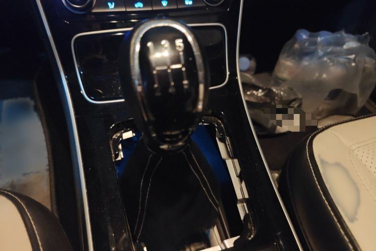 Used CHANGAN KAICHENG Oushang A600 2018 1.5L Manual Luxury Model Gear Lever