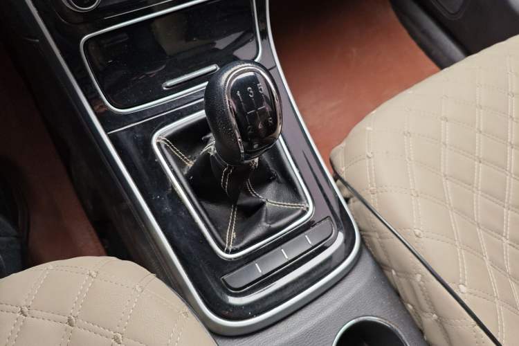 Used CHANGAN KAICHENG Oushang A600 2018 1.5L Manual Elite Version Gear Lever