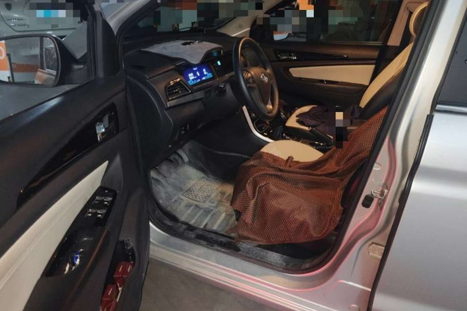 Used CHANGAN KAICHENG Oushang A600 2018 1.5L Manual Luxury Model Interior 3