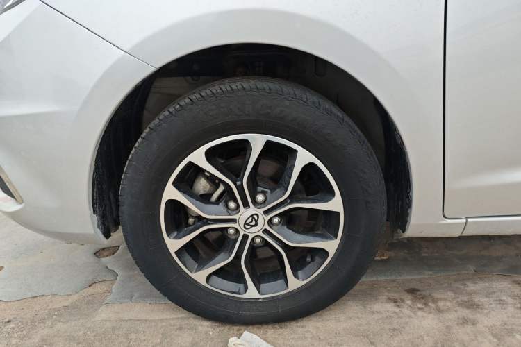 Used CHANGAN KAICHENG Oushang A600 2018 1.5L Manual Elite Version Left Front Wheel Hub