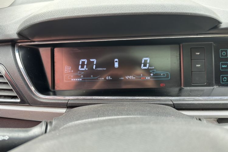 Used CHANGAN KAICHENG Oushang A600 2018 1.5L Manual Luxury Model Odometer Close Up
