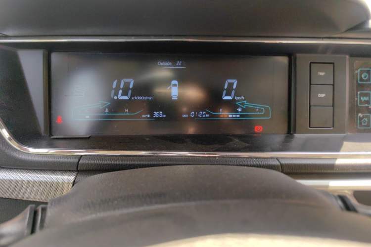 Used CHANGAN KAICHENG Oushang A600 2018 1.5L Manual Luxury Model Odometer Close Up