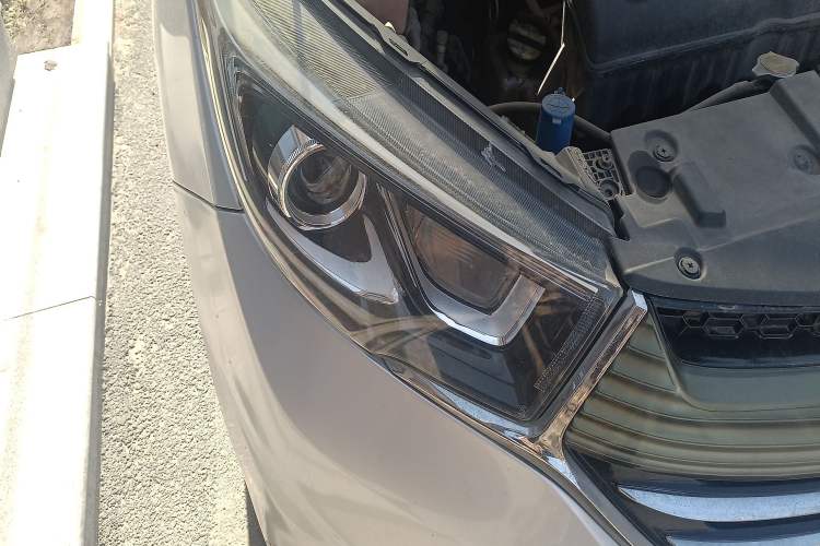 Used CHANGAN KAICHENG Oushang A600 2018 1.5L Manual Luxury Model Right Front Headlight