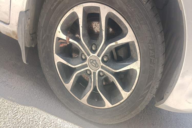 Used CHANGAN KAICHENG Oushang A600 2018 1.5L Manual Luxury Model Right Front Wheel Hub