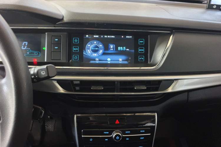 Used CHANGAN KAICHENG Oushang A600 2018 1.5L Manual Elite Version Audio And AC Panel