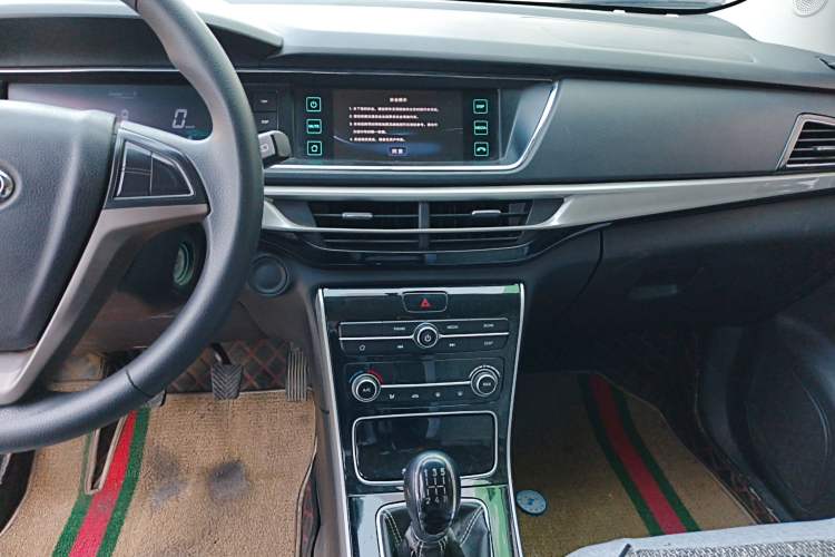 Used CHANGAN KAICHENG Oushang A600 2018 1.5L Manual Elite Version Audio And AC Panel