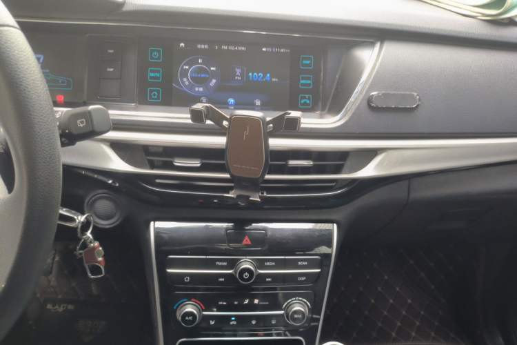 Used CHANGAN KAICHENG Oushang A600 2018 1.5L Manual Luxury Model Audio And AC Panel