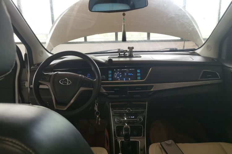 Used CHANGAN KAICHENG Oushang A600 2018 1.5L Manual Luxury Model Center Console