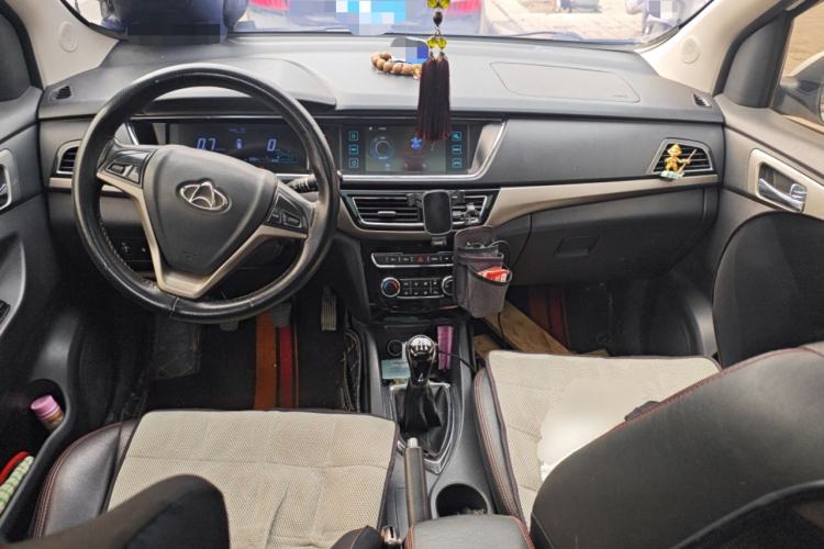 Used CHANGAN KAICHENG Oushang A600 2018 1.5L Manual Luxury Model Center Console