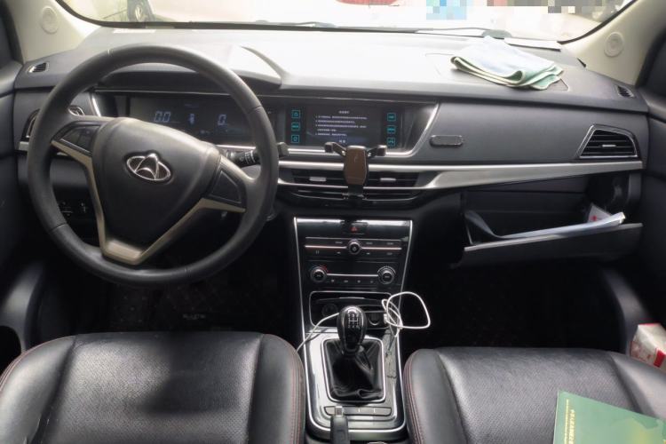 Used CHANGAN KAICHENG Oushang A600 2018 1.5L Manual Luxury Model Center Console