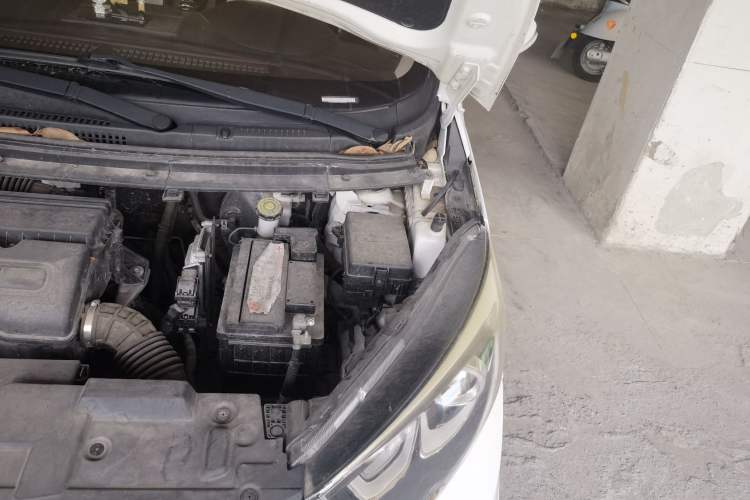 Used CHANGAN KAICHENG Oushang A600 2018 1.5L Manual Luxury Model Engine Bay Left