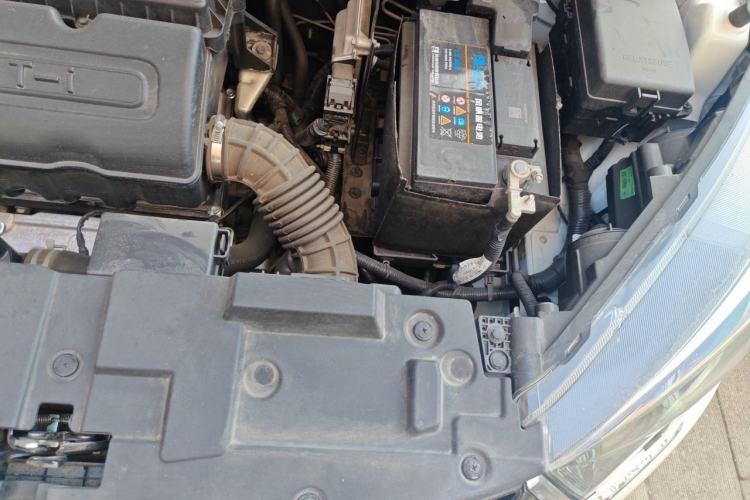 Used CHANGAN KAICHENG Oushang A600 2018 1.5L Manual Luxury Model Engine Bay Left