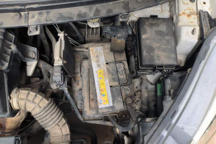 Used CHANGAN KAICHENG Oushang A600 2018 1.5L Manual Luxury Model Engine Bay Left