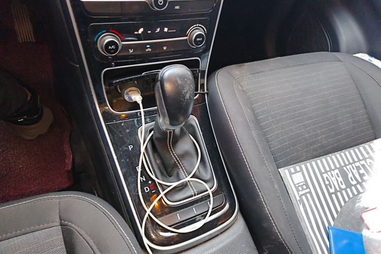 Used CHANGAN KAICHENG Oushang A600 2018 1.6L Automatic Elite Model Gear Lever