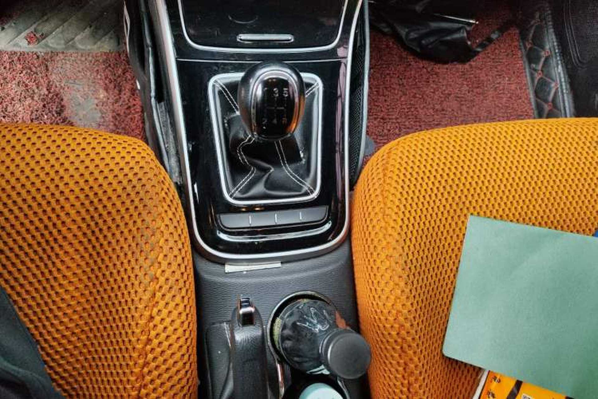 Used CHANGAN KAICHENG Oushang A600 2018 1.5L Manual Elite Version Gear Lever