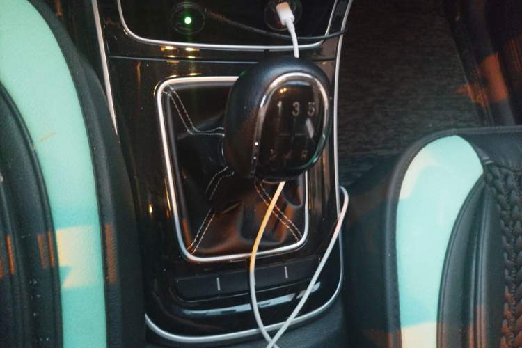 Used CHANGAN KAICHENG Oushang A600 2018 1.5L Manual Elite Version Gear Lever
