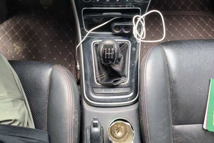 Used CHANGAN KAICHENG Oushang A600 2018 1.5L Manual Luxury Model Gear Lever