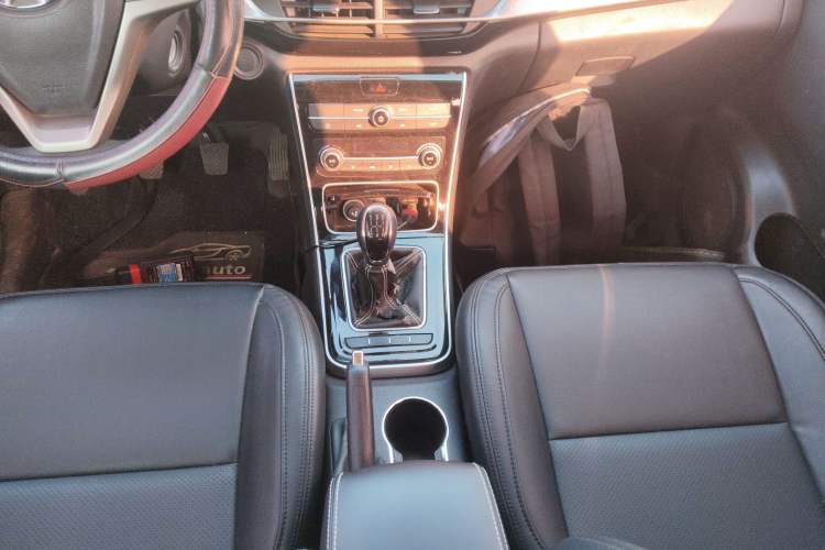 Used CHANGAN KAICHENG Oushang A600 2018 1.5L Manual Elite Version Gear Lever