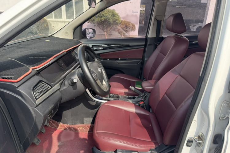Used CHANGAN KAICHENG Oushang A600 2018 1.5L Manual Luxury Model Interior 2