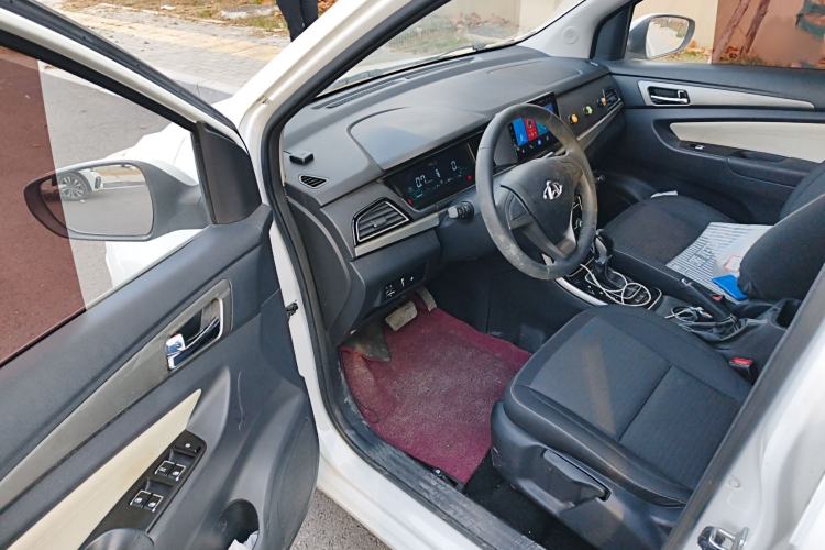 Used CHANGAN KAICHENG Oushang A600 2018 1.6L Automatic Elite Model Interior 3