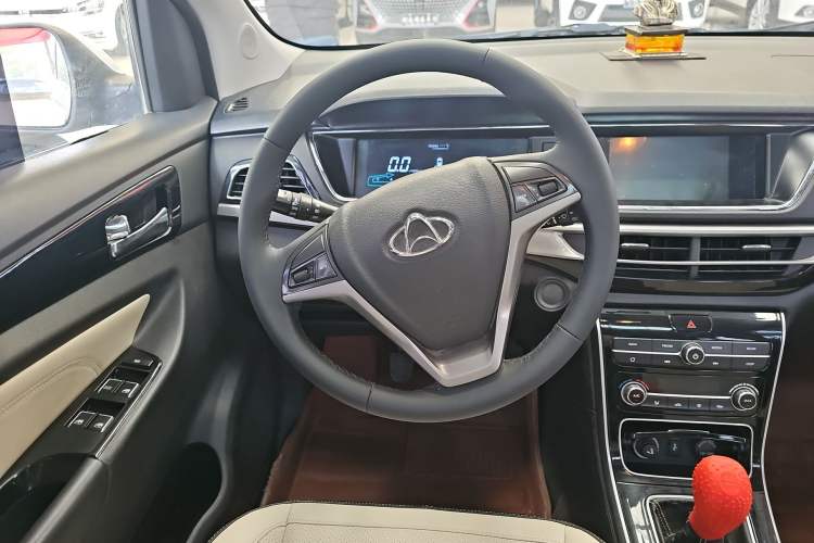 Used CHANGAN KAICHENG Oushang A600 2018 1.5L Manual Luxury Model Interior 5