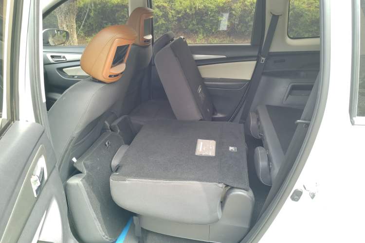 Used CHANGAN KAICHENG Oushang A600 2018 1.5L Manual Elite Version Interior 6