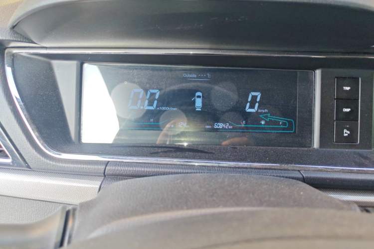 Used CHANGAN KAICHENG Oushang A600 2018 1.5L Manual Luxury Model Odometer Close Up